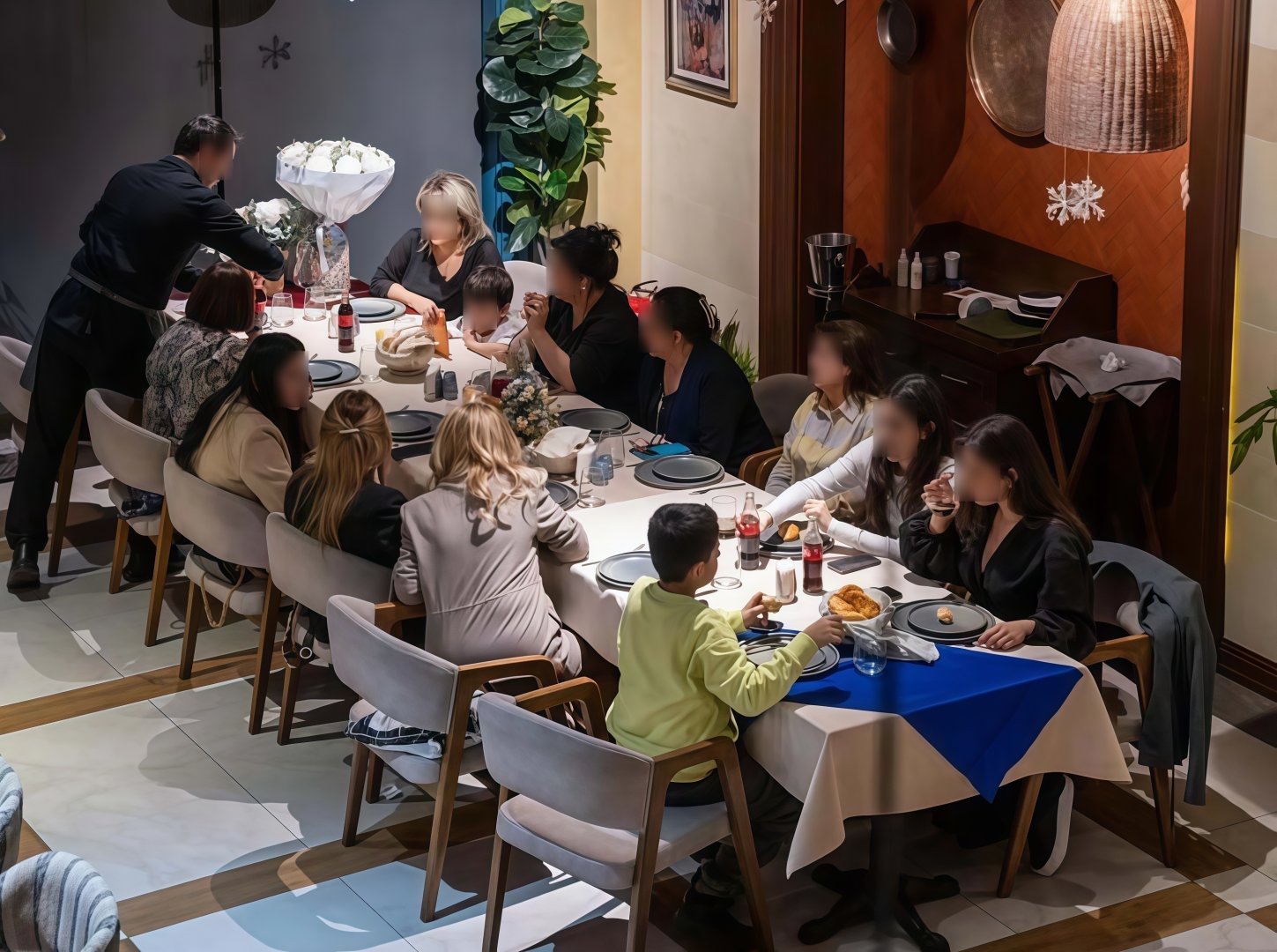 Restoran və kafelər üçün dözümlü fıstıq ağacından hazırlanmış Frendo karkası və şip-paz birləşməsi